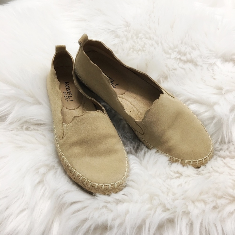 Vaneli Sport .. size 5.5